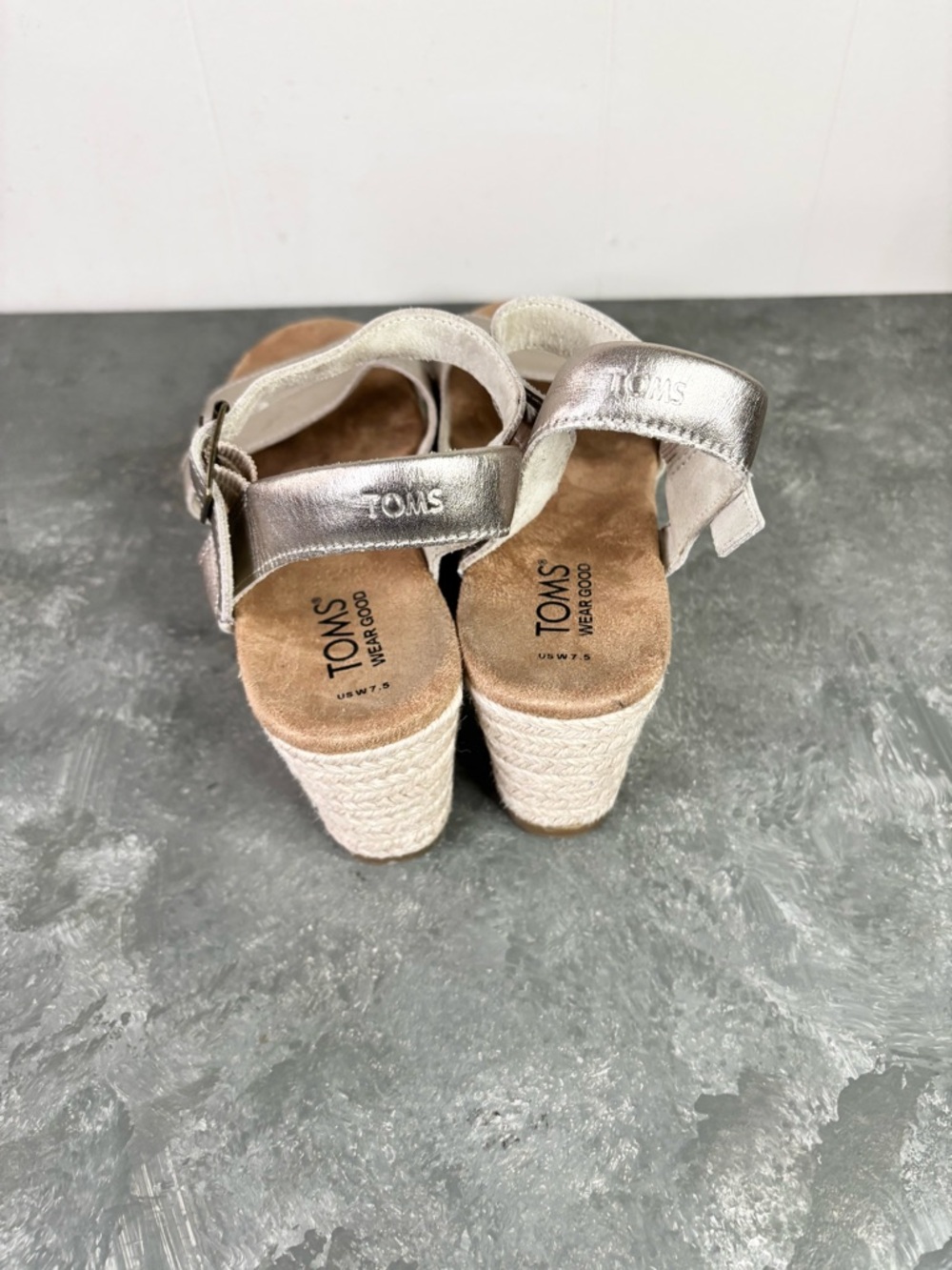 TOMS Aurdrey Espadrille Wedge Sandal size 7.5 metallic tan silver - Picture 8 of 12